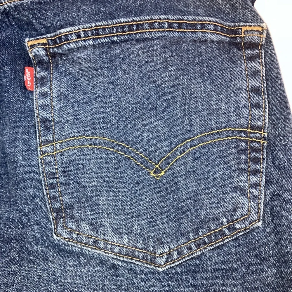 Levis 505 Men's Jeans Size 38X32 Straight Leg Regular Fit Medium Wash